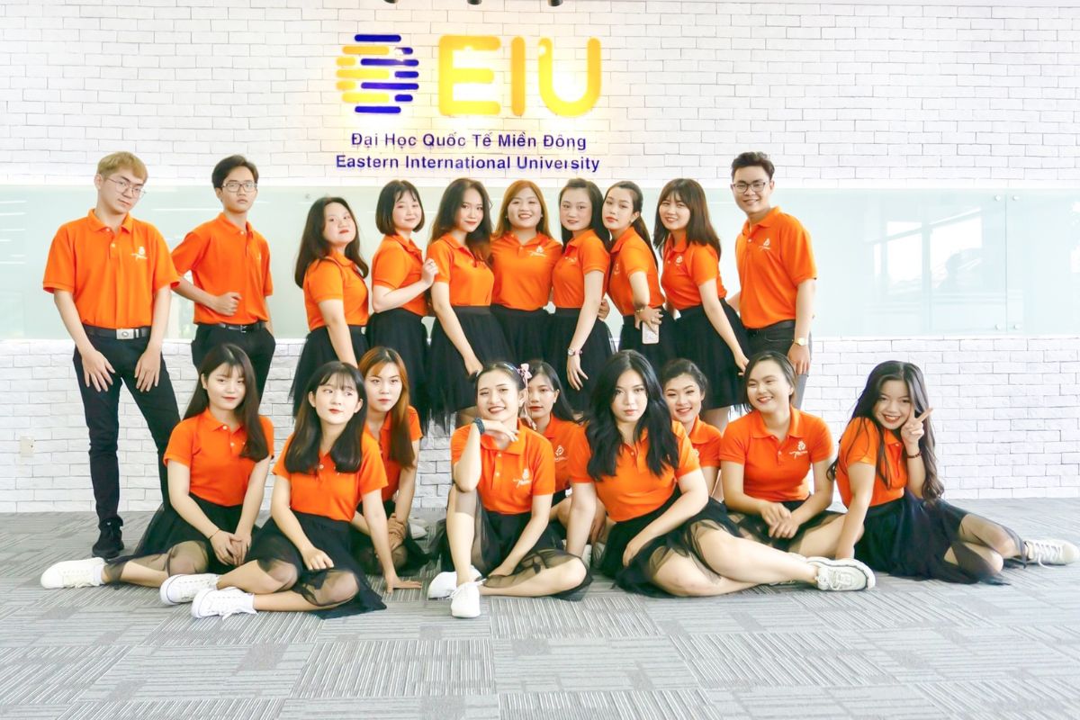 Câu lạc bộ văn nghệ EIU