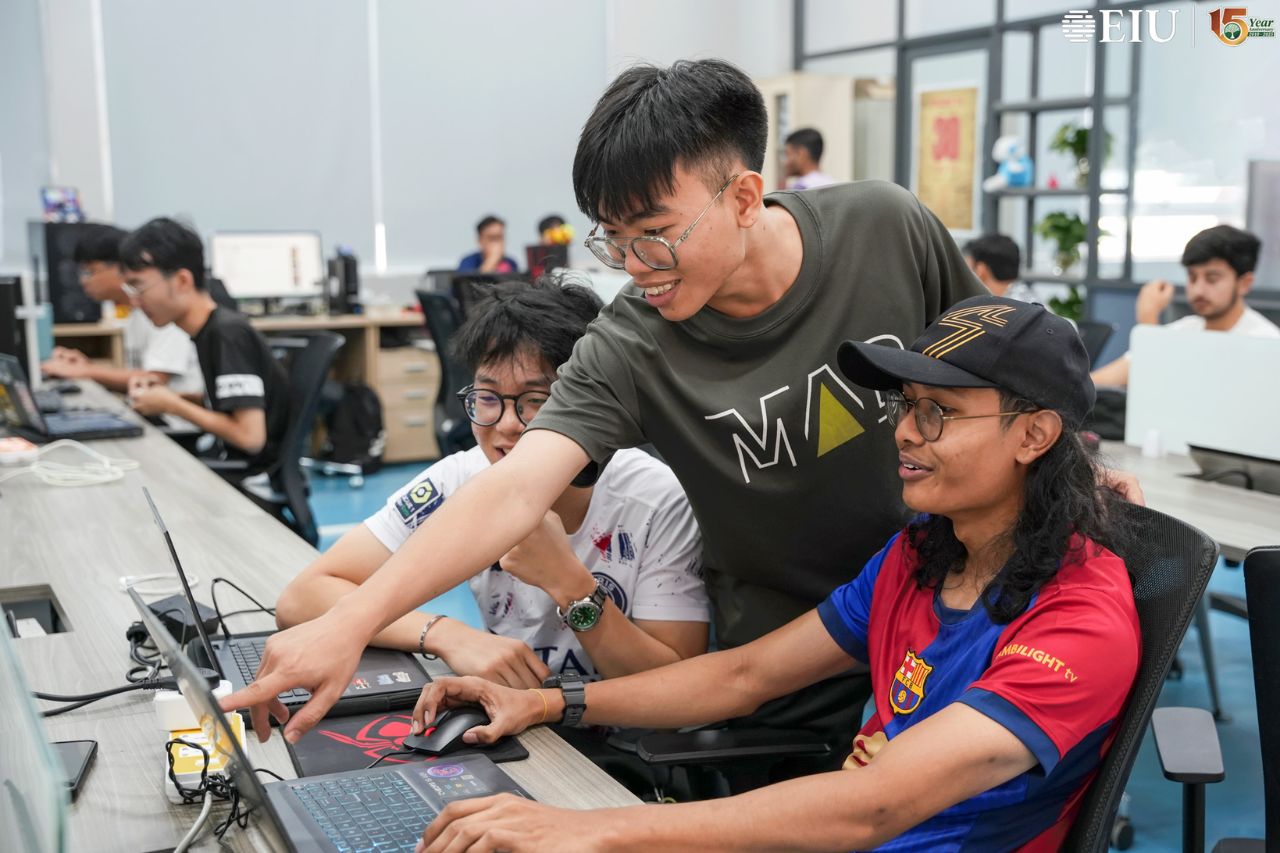 EIU đón sinh viên thực tập từ Trường Nanyang Polytechnic