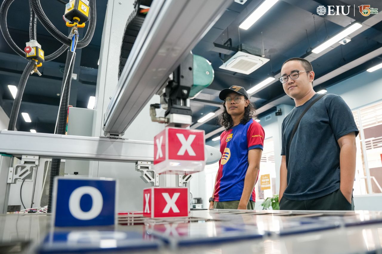 EIU đón sinh viên thực tập từ Trường Nanyang Polytechnic