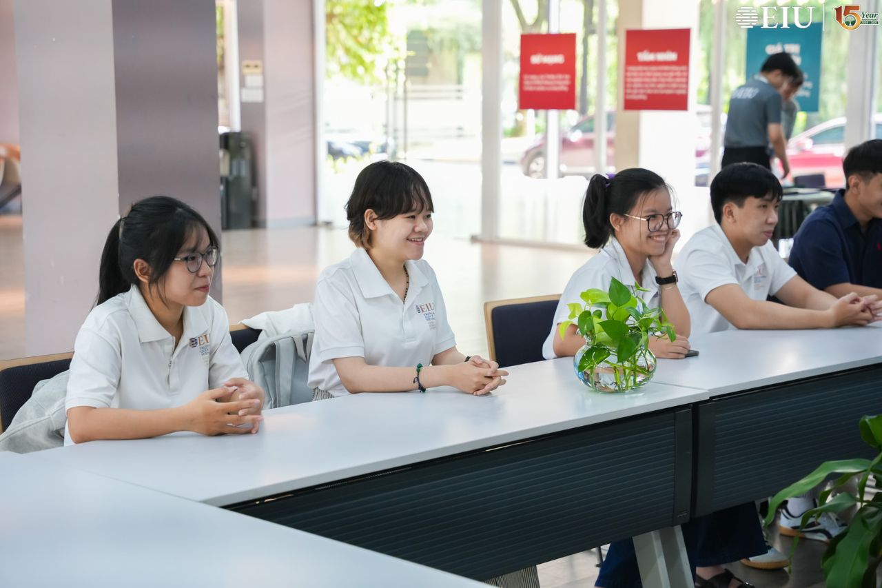 EIU trao học bổng Olympic Toán học