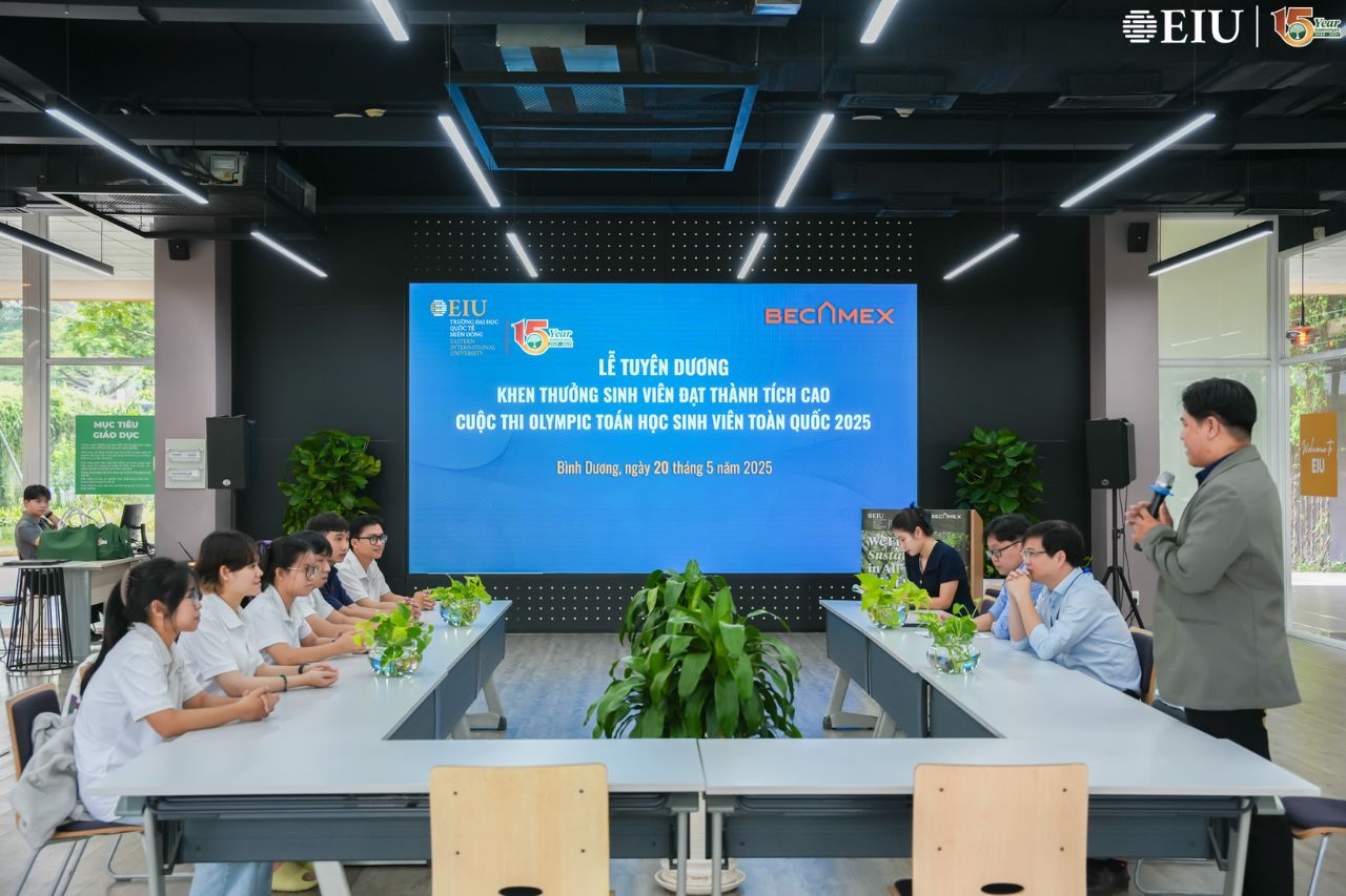 EIU trao học bổng Olympic Toán học