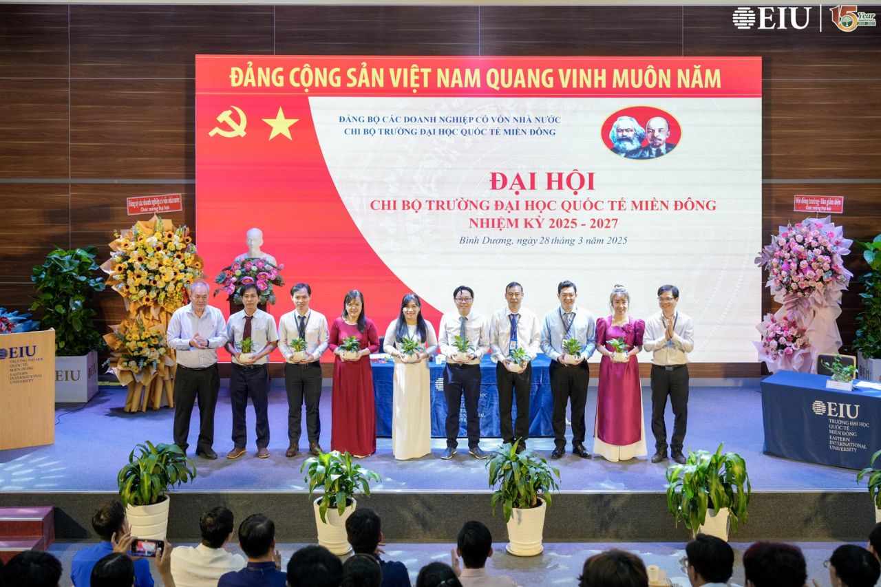 Đại hội chi bộ Trường Đại học Quốc tế Miền Đông nhiệm kỳ 2025-2027