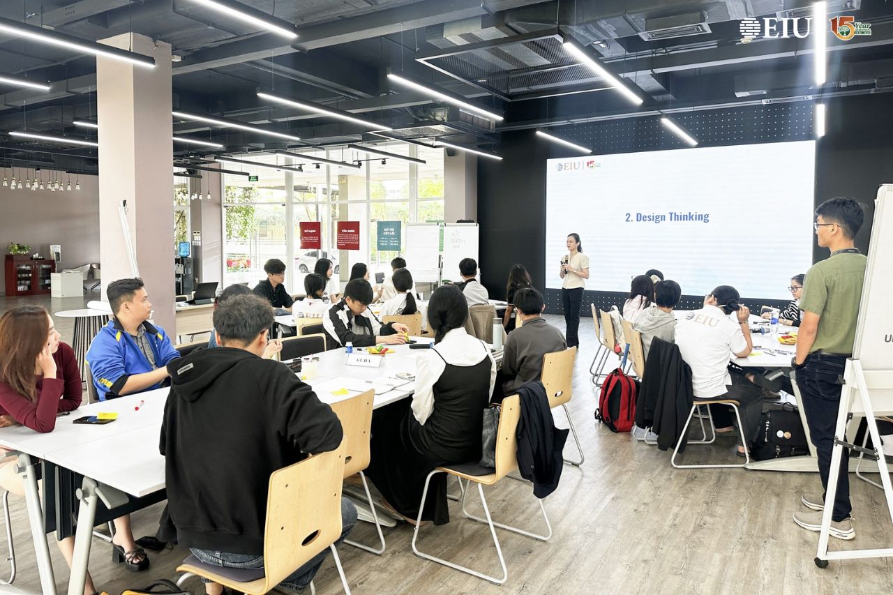 Toàn cảnh hoạt động đào tạo tư duy thiết kế cho sv