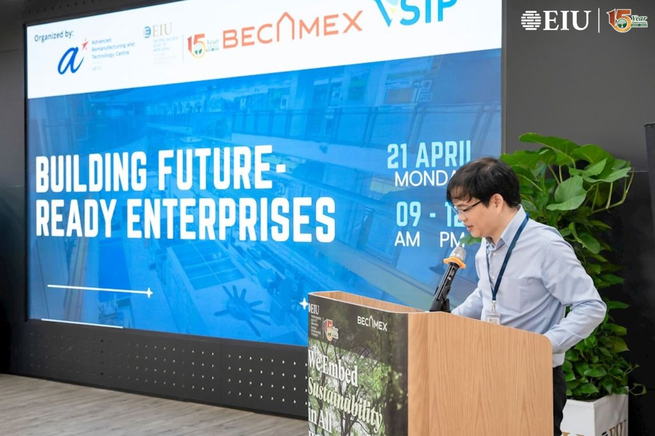 Hiệu trưởng EIU phát biểu khai mạc hội thảo