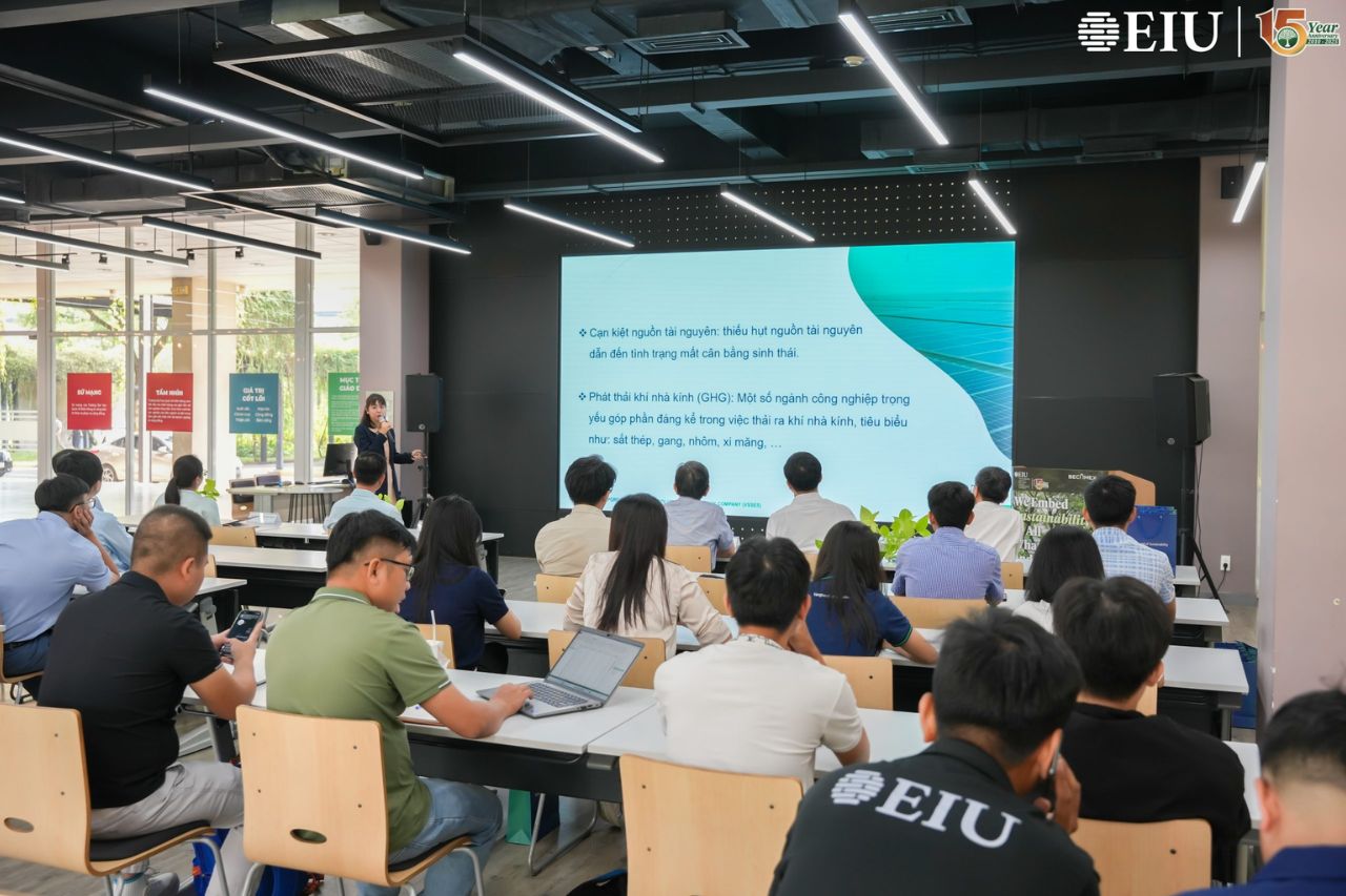 Hội thảo "Renewable Energy Solutions for Green & Sustainable Manufacturing"
