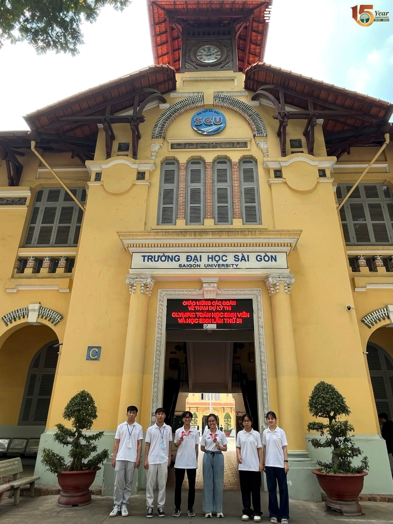 Đoàn sinh viên EIU tham dự kỳ thi