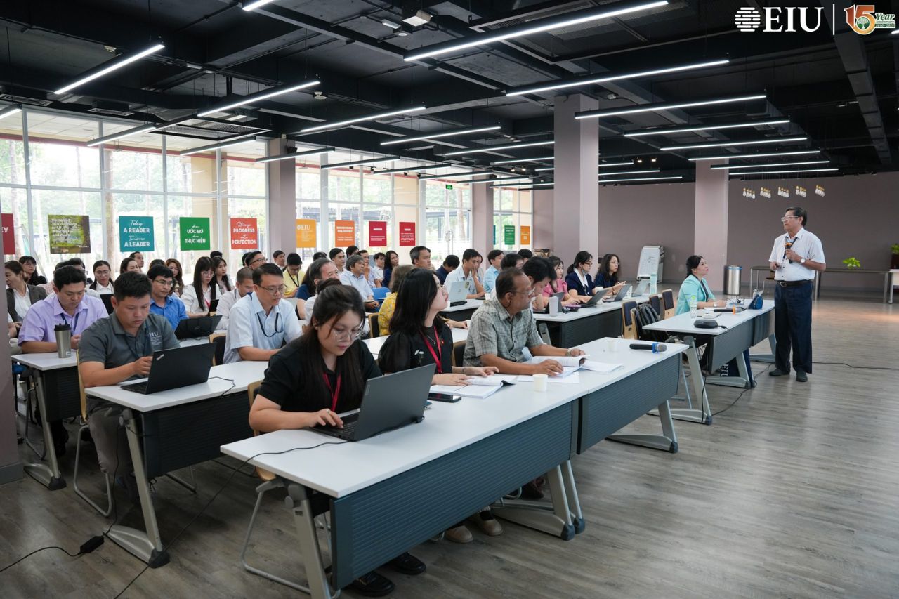 Trưởng Bộ phận Học thuật Xuất sắc Nhà trường chia sẻ