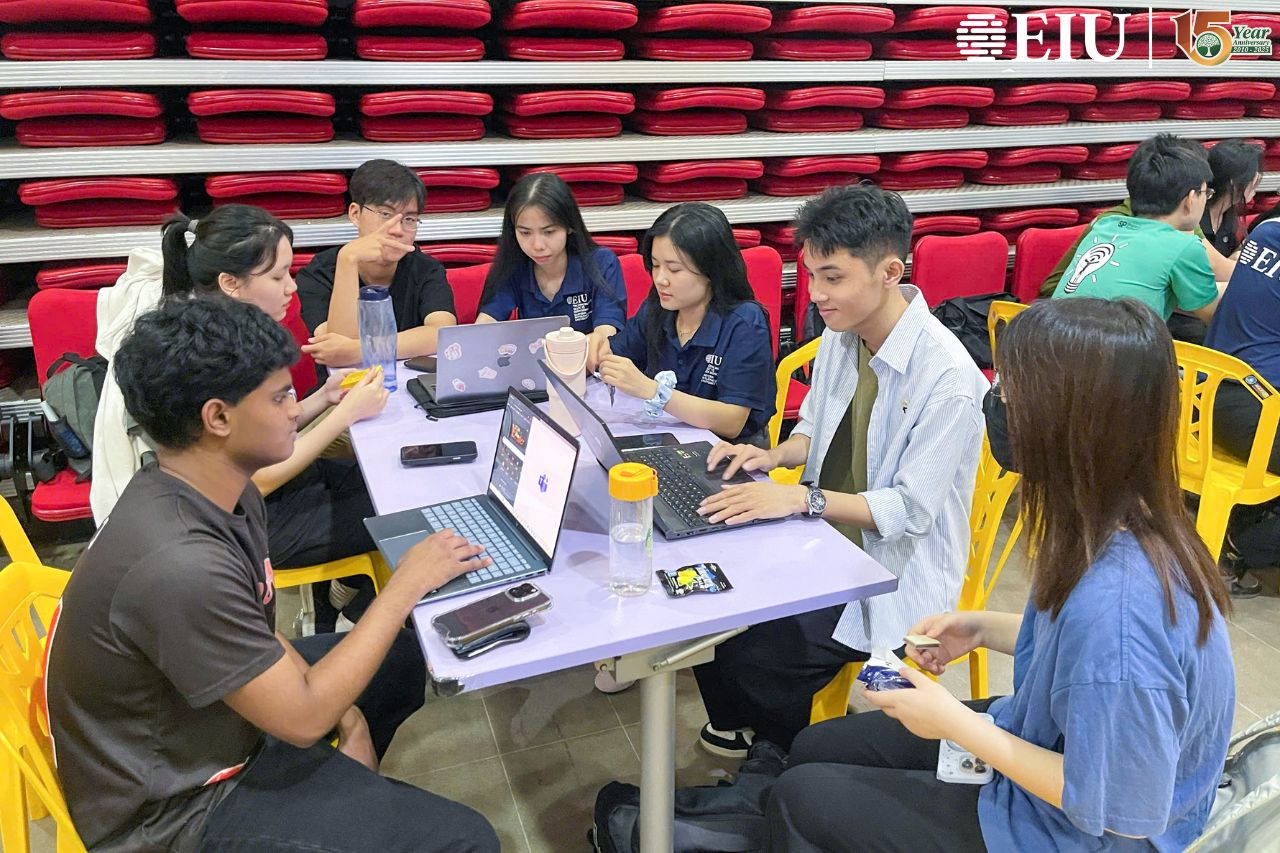 30 sinh viên EIu và hành trình học tập vì cộng đồng tại SIngapore