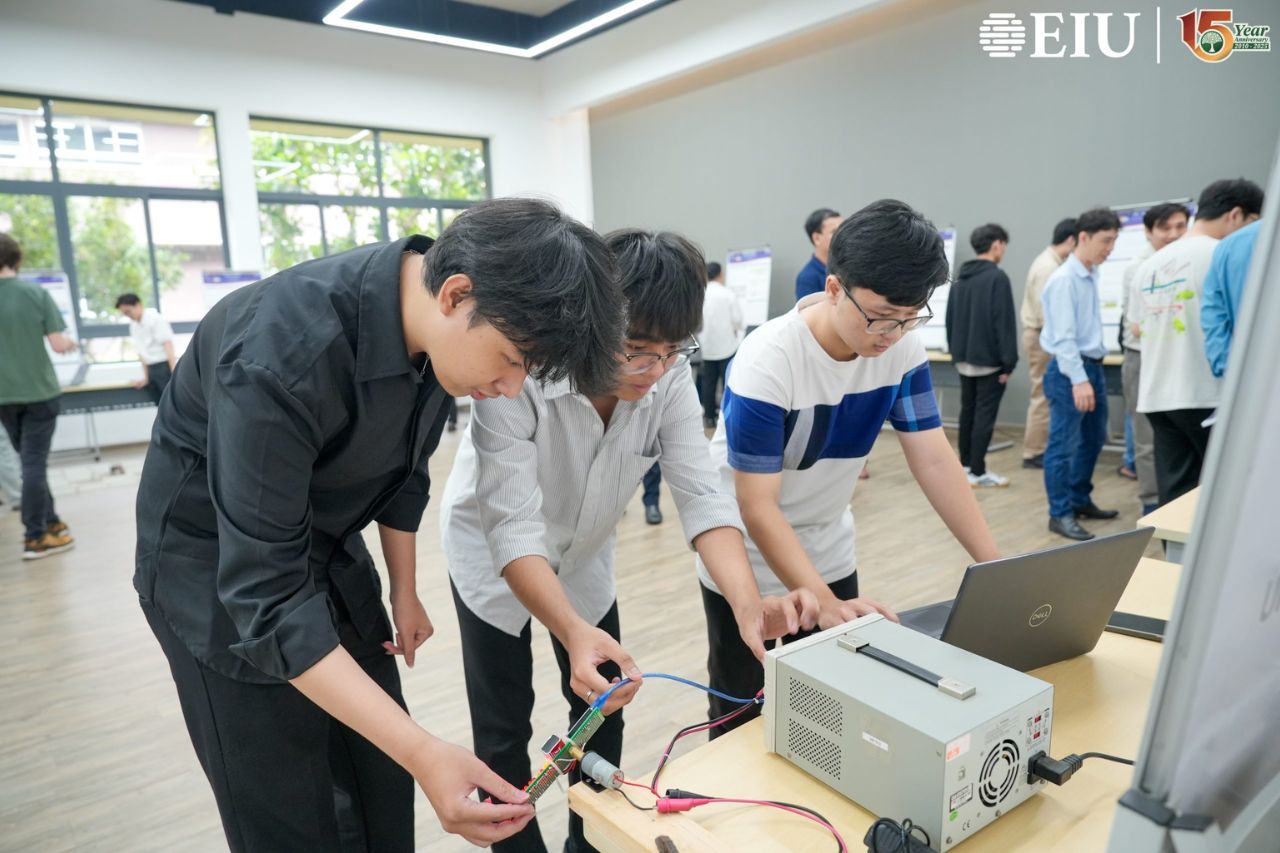ECE 100 Gallery Walk
