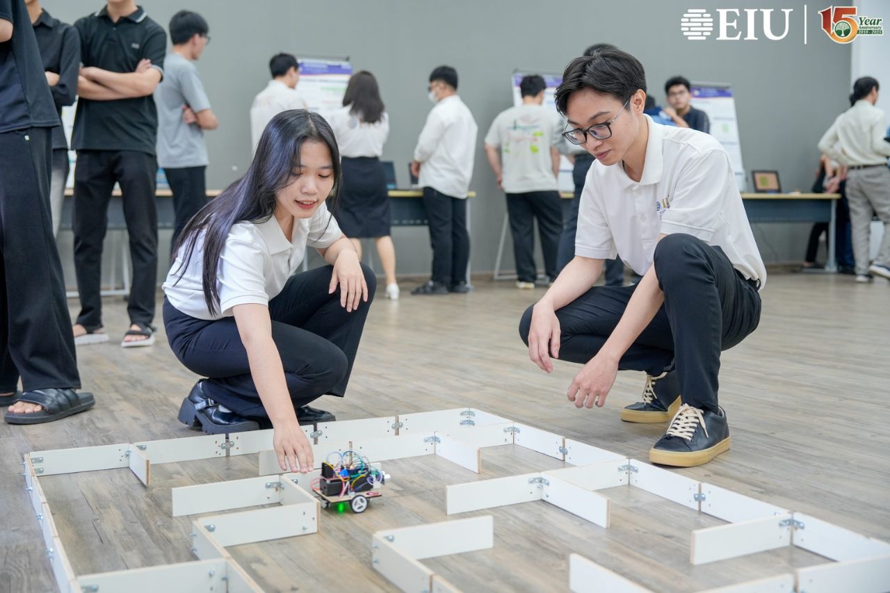 ECE 100 Gallery Walk