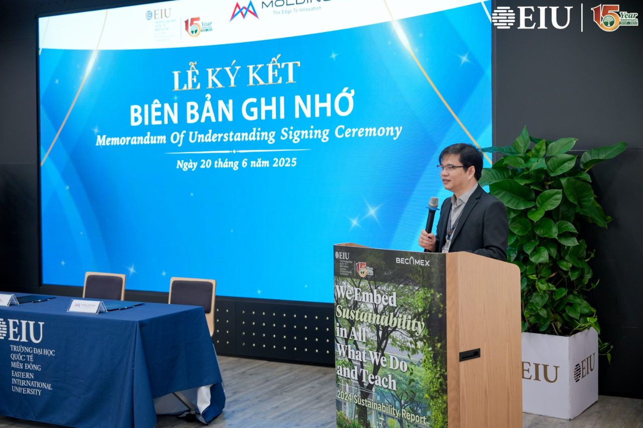 Hiệu trưởng EIU phát biểu tại chương trình