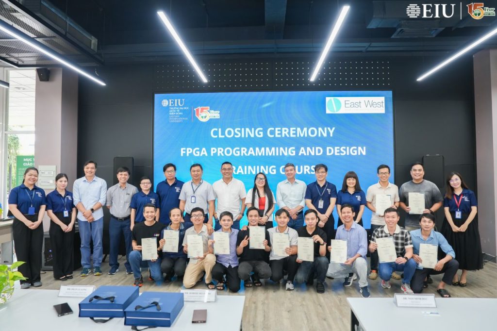 Bế giảng khóa đào tạo FPGA programming and design