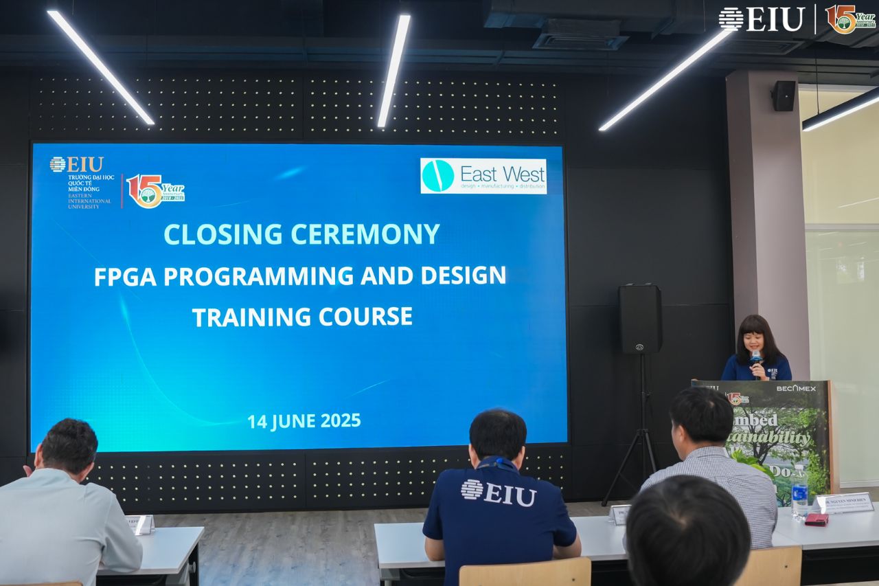 TS Nguyễn Minh Hiền phát biểu tại chương trình