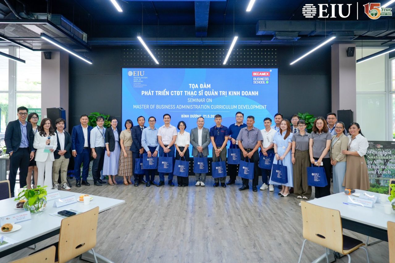 Tọa đàm phát triển CTDT Thạc sĩ QTKD