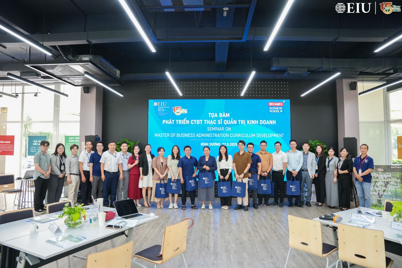 Tọa đàm phát triển CTDT Thạc sĩ QTKD