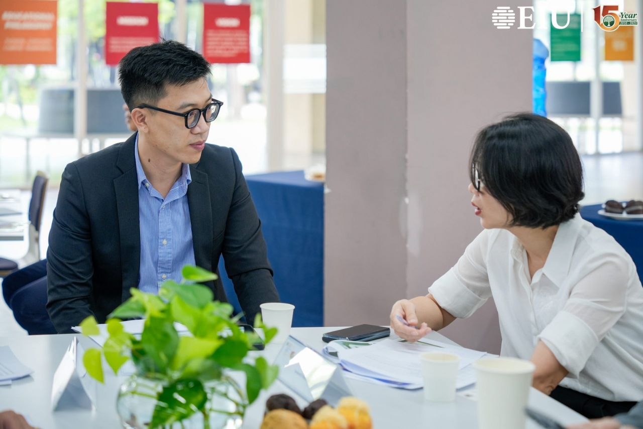 Tọa đàm phát triển CTDT Thạc sĩ QTKD